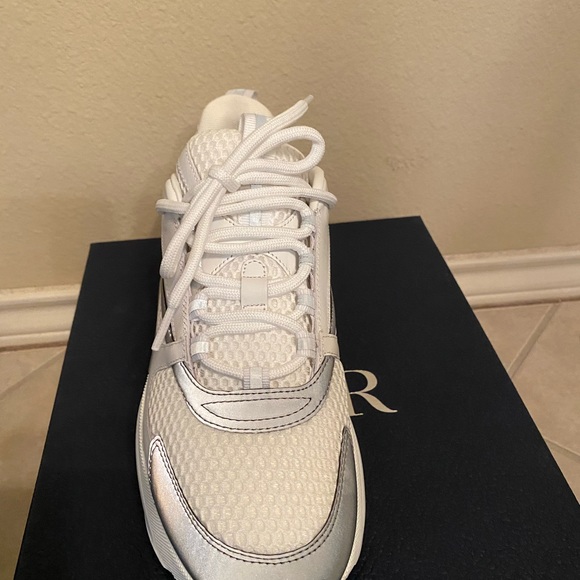 Dior shoes never been worn size size 40. - Picture 3 of 7